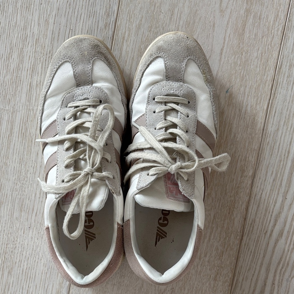 Gola women’s size 7 sneakers.